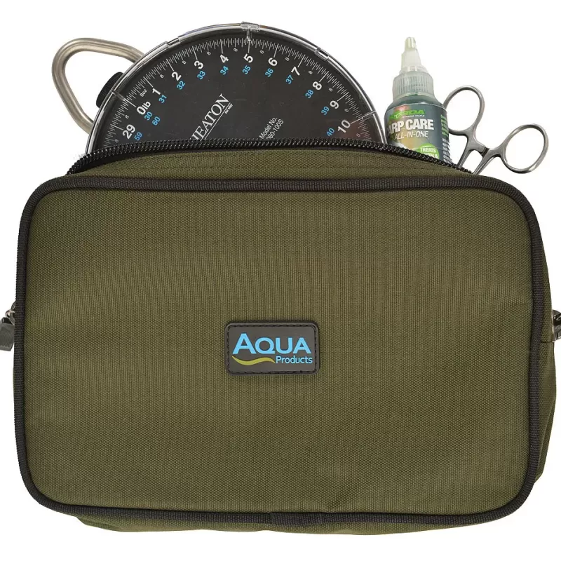 Aqua Black Series Deluxe Scales Pouch<Carp Scales