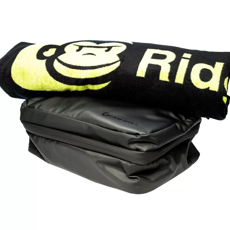 Ridge Monkey RidgeMonkey LX Bath Towel & Weatherproof Shower Caddy<Carp Miscellaneous